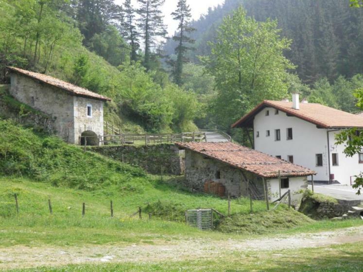 Albergue De Lastur Pansiyon Deba Dış mekan fotoğraf